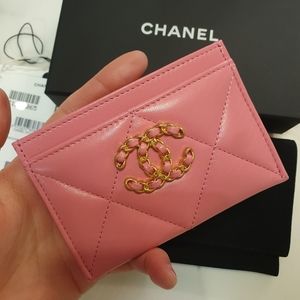 ❌❌SOLD❌❌Chanel 19 Card Holder💖Offer welcomes